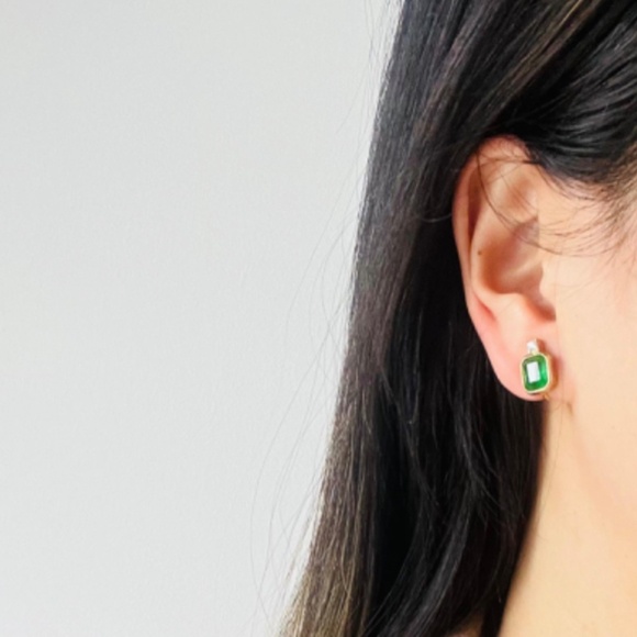 Christian Dior Vintage 1980 Gripoix Emerald Clear Crystal Octagon Clip Earrings - Picture 4 of 6